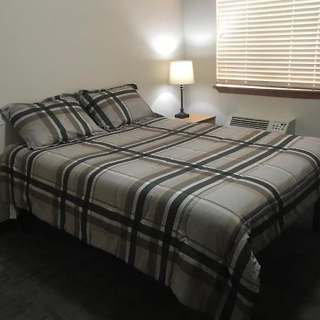 Prairie Suites Motel Віллістон Екстер'єр фото